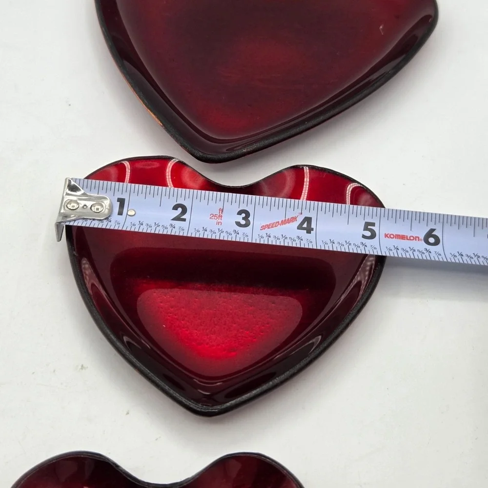 VINTAGE  Three Stackable Ruby Red Glass‎ Heart Trinket Jewelry Trays